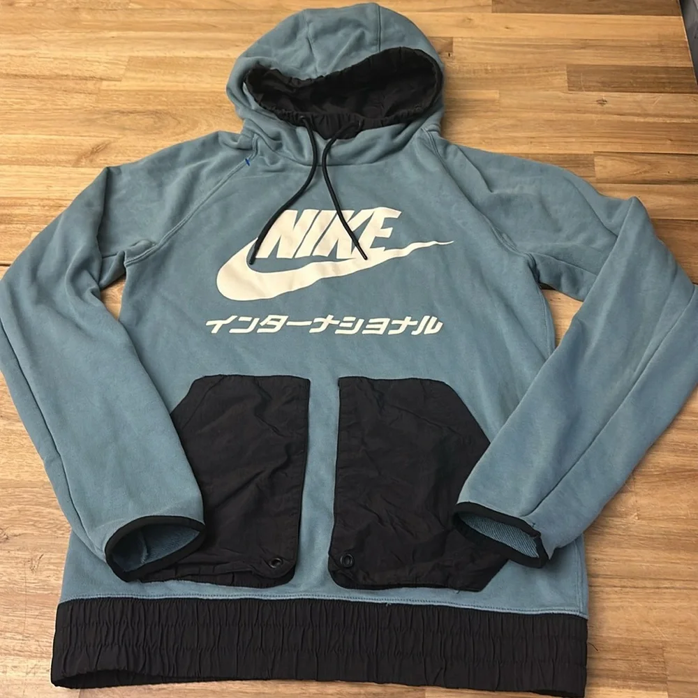 NIKE INTERNATIONAL HOODIE